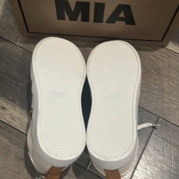 New authentic Mia leopard print signature sneakers MISMATES 7.5 8 display - Picture 9 of 11